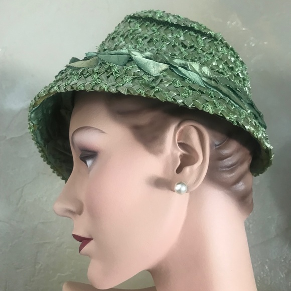 HIGH END VINTAGE LIGHT GREEN STRAW HAT WITH FABRIC FLOWERS AND LEAVES main image 5